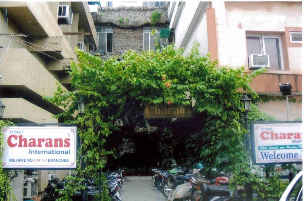 Charans Guest House Lucknow Exteriör bild